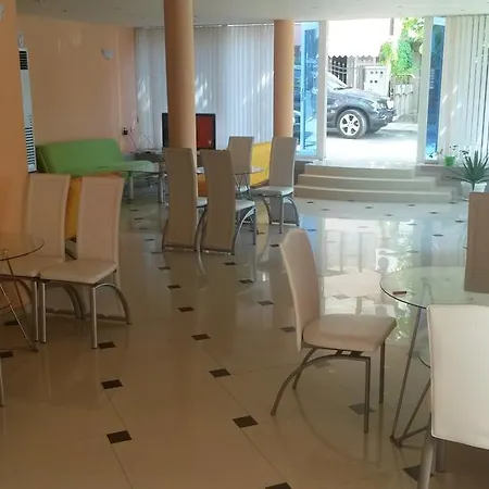 מלון Sandor נסבר